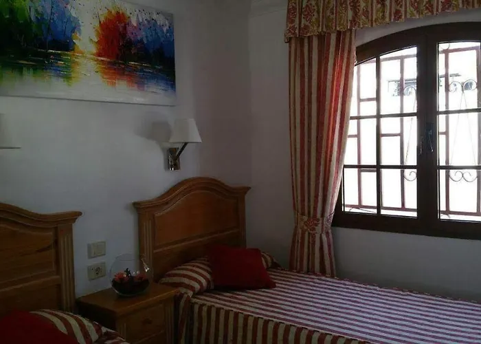 Heated Pools-200m Beach- Wifi